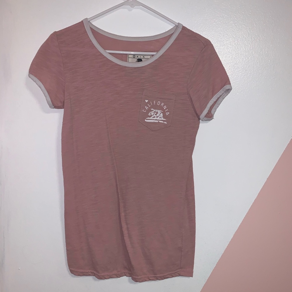 pink t-shirt🤍